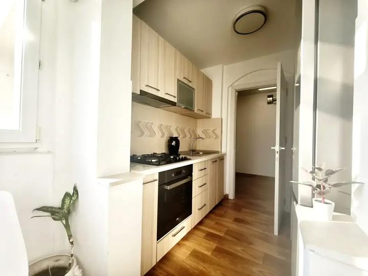 DE VANZARE apartament 3 camere mobilat/utilat Titan Liviu Rebreanu - 6