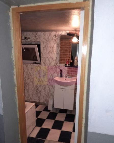 Branesti / IF - casa batraneasca din caramida cu teren de... - 5