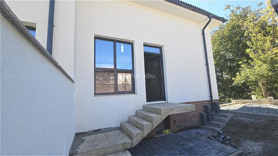 Casa cuplata, 168 mp utili, teren 200 mp - Dambul-Rotund
