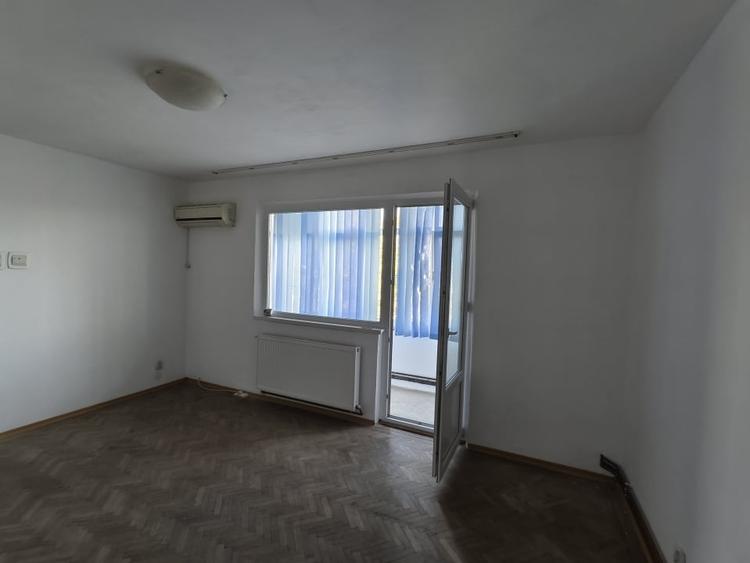 Apartament 3 camere decomandat - 12