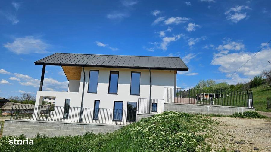 Casa Manastirea Dealu Targoviste Cu Vedere La Oras - 4