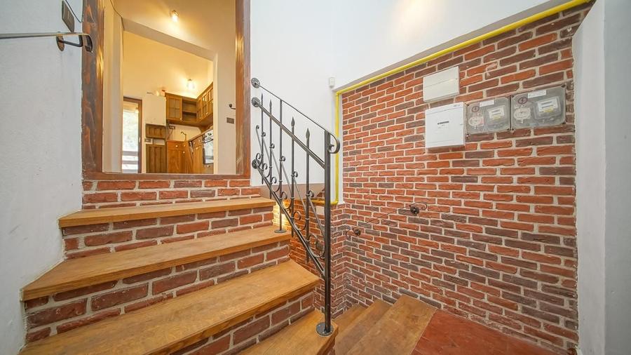 Casa de vanzare in centrul Brasovului - curte privata si pivnita - 6