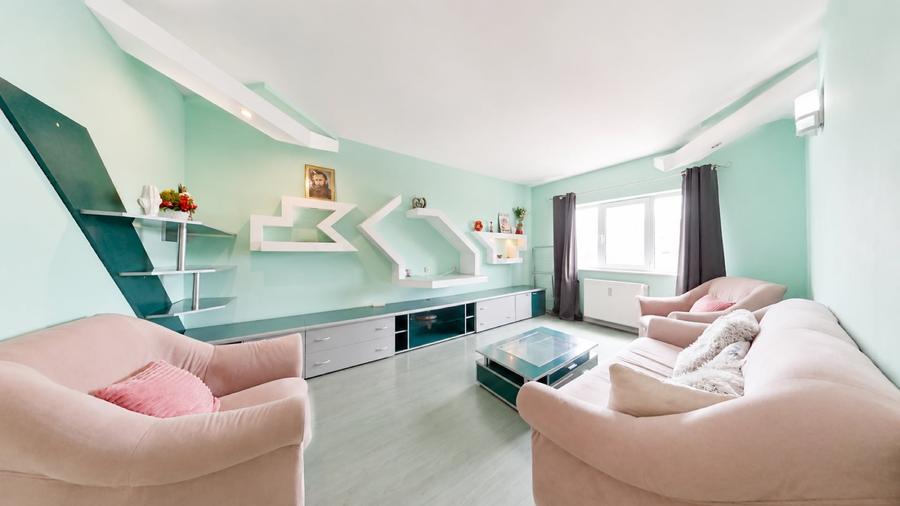 Apartament cu 2 camere semidecomandat, mobilat în Intim
