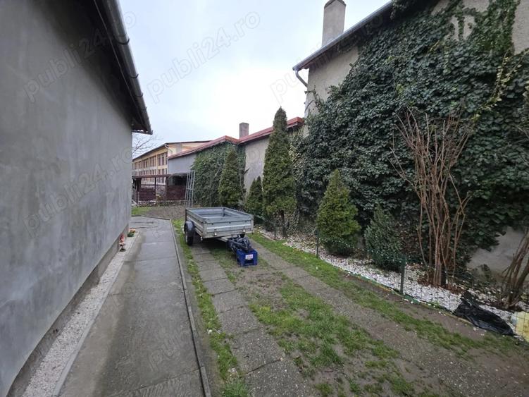 Casa suprafa?a totala de 1.000 mp - 12