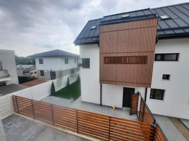 Fara Comision in Complex Rezidential casa cu 5 camere 3 bai P+1+M la cheie sect1 - 13