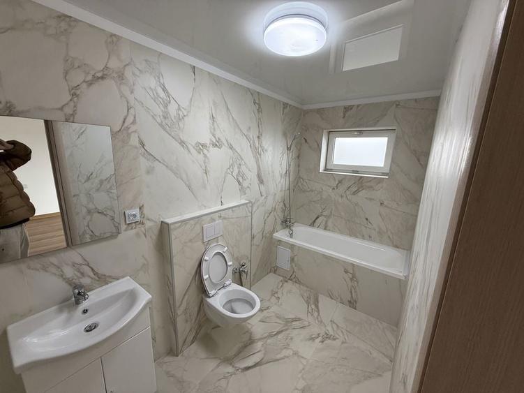 Vand casa individuala , din caramida,4 camere, 2 bai, cartier Izvor - 7