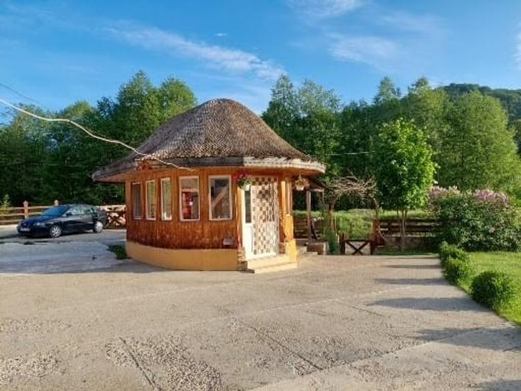 CASA LOCUIT+PENSIUNE  3  CAMERE - 4