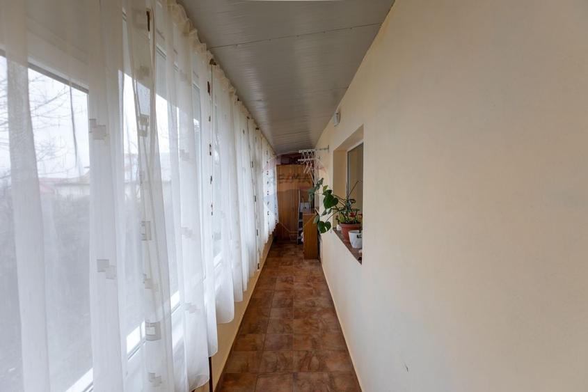 Apartament cu 2 camere semidecomandat,  zona Ura, str. Electricienilor - 18