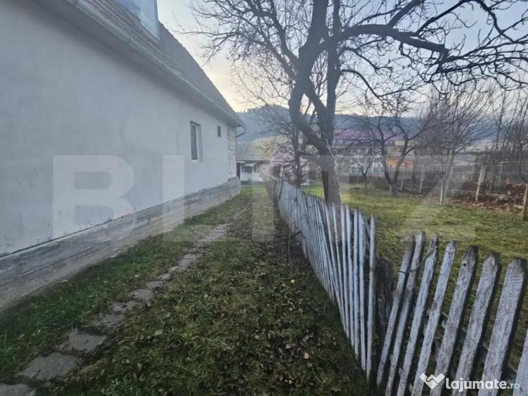 Casa cu 2 camere ?i anexe, zona centrala, Campeni - 9