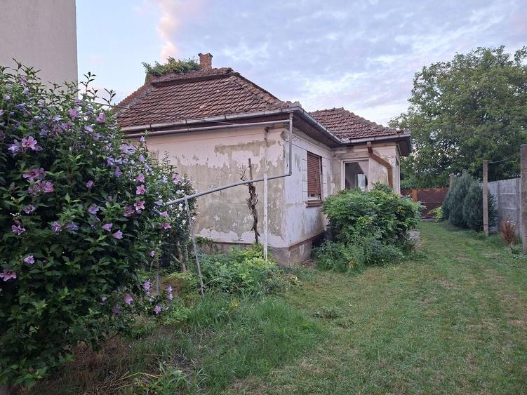 BRASADAS vinde casa individuala 2 cam teren 6 ari Titulescu. - 1