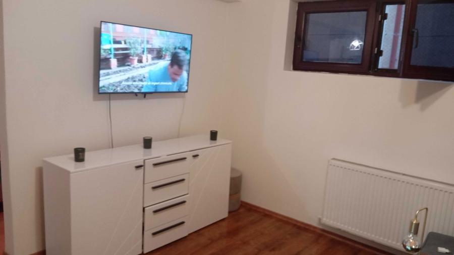 Inchiriez apartament doua camere! - 6