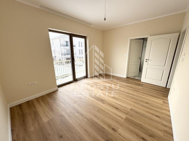 Duplex cu perete dublu, 4 camere si 3 bai finalizat, toate utilitatile - 17