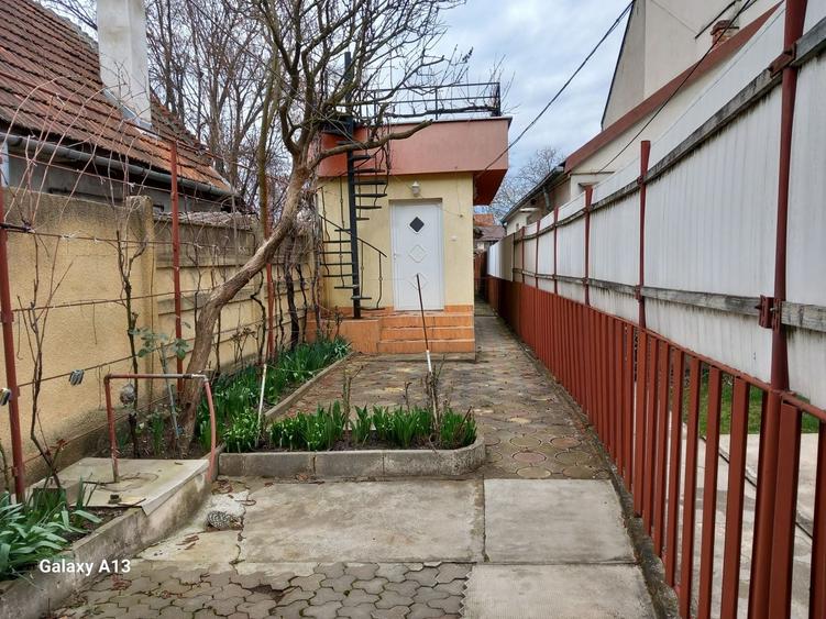 BRASADAS vinde casa 2 cam cu etaj 6 ari zona Bercu Rosu. - 10