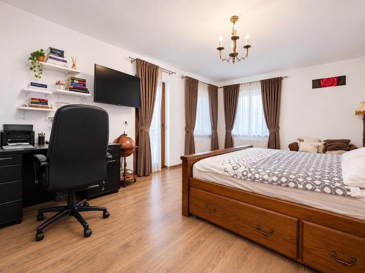 Casă individuală cu 5 camere cu Piscina în Bucureștii Noi