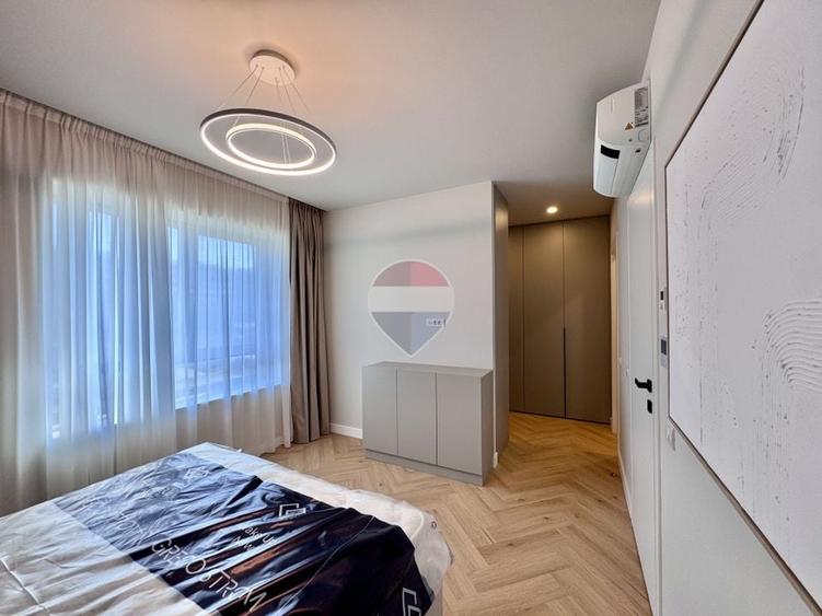 Apartament cu 4 camere decomandat, mobilat în Pipera