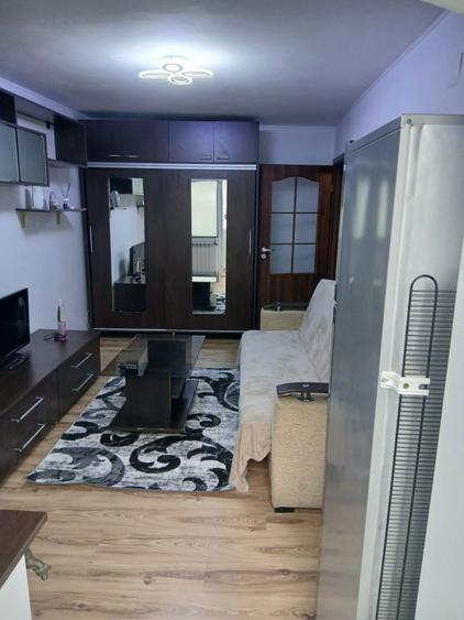 Inchiriez Garsoniera etaj 2 str Alion - 6