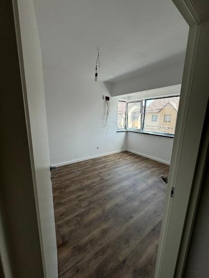 Casa/Vila de vanzare, P+1, 5 camere, curte - 9