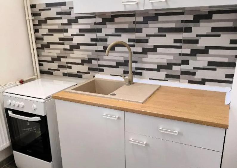 Proprietar Garsoniera Titan Minis metrou renovata nou prima inchiriere - 5