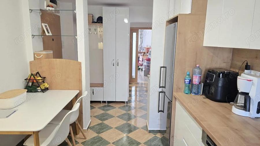 Vand apartament cu 3 camere decomandat in Deva, ultracentral (Al. Neptun), et 3, mobilat, utilat - 14