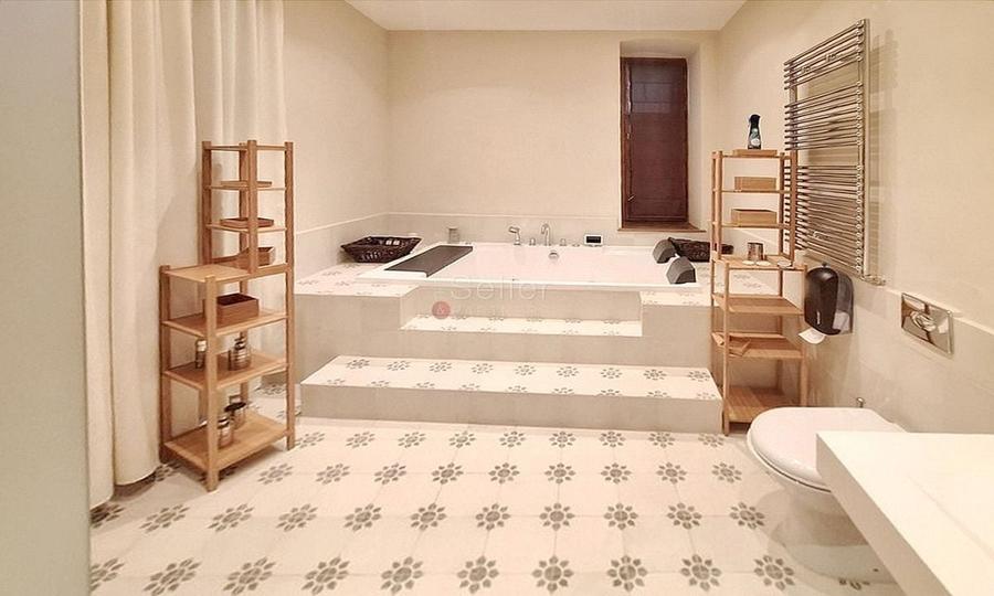 Casa saseasca cu teren generos - 10