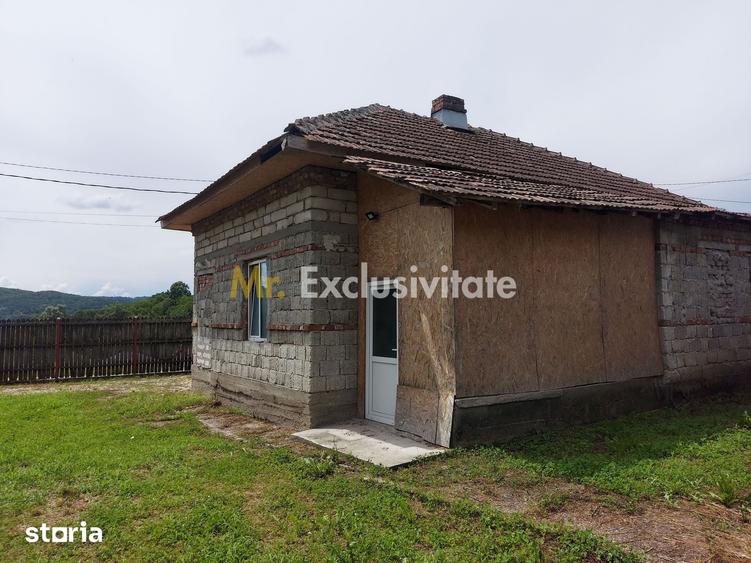 Casă cu 4 camere cu Teren 405 Mp în Pietroșani