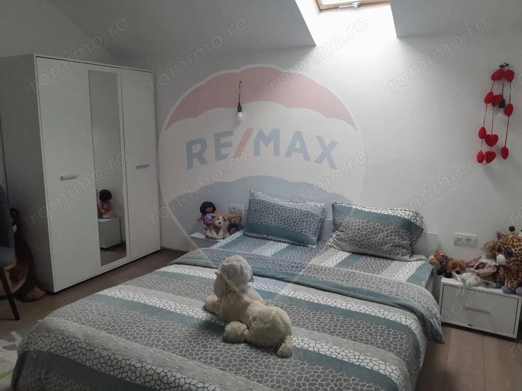 Casă cu 4 camere cu Teren 2500 Mp în Oeștii Pământeni