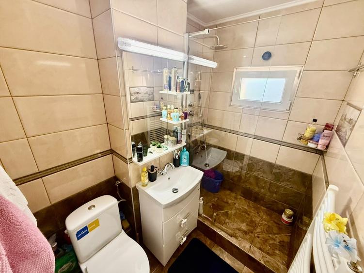 Apartament cu 3 camere semidecomandat, mobilat în Mănăștur