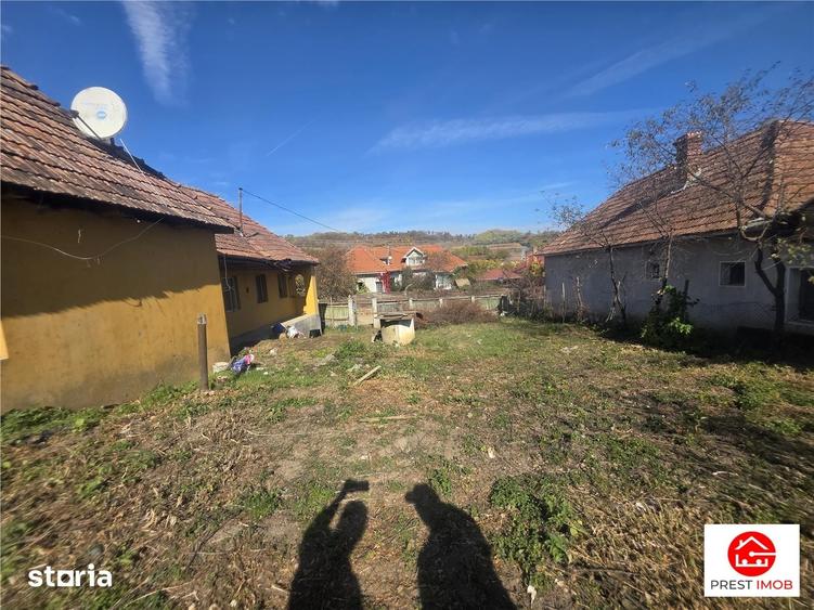 Casă cu 2 camere cu Teren 400 Mp în Ceuaș