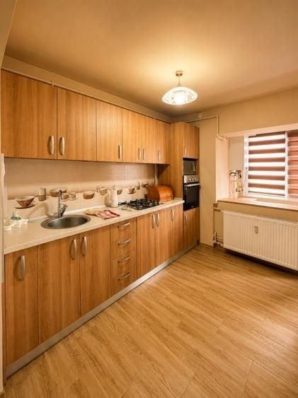 Apartament cu 2 camere semidecomandat, mobilat în Ultracentral