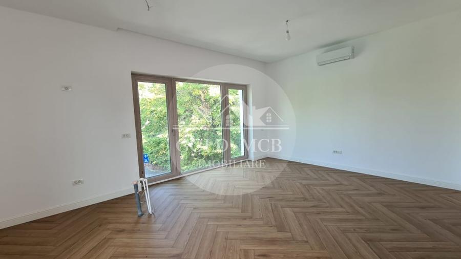 Apartament cu 3 camere decomandat în Dămăroaia