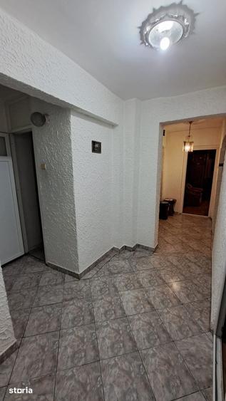 Apartament cu 3 camere în B-dul București