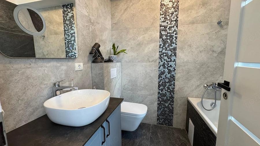 Apartament cu 3 camere în Telegrafului