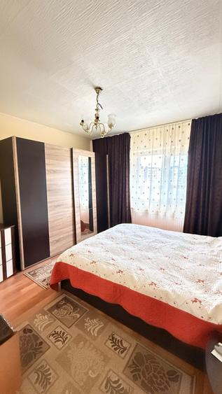 Apartament cu 4 camere decomandat în Central
