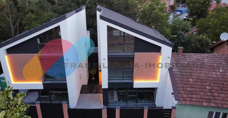 Duplex cu 5 camere cu Canalizare în Mănăștur