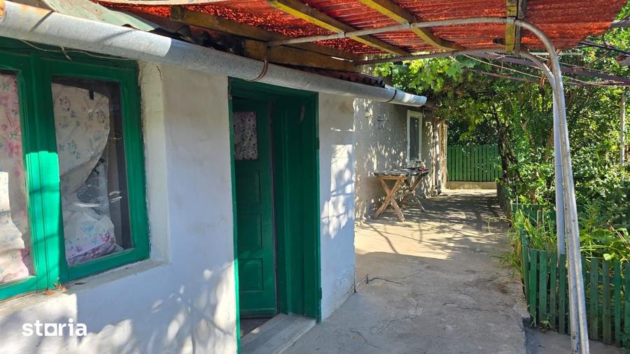 Casă cu 5 camere cu Teren 2200 Mp în Tuzla