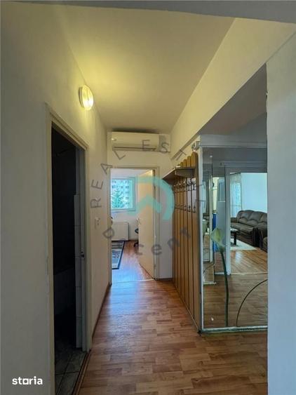 Apartament cu 3 camere decomandat în Astra