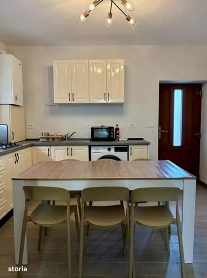 Casă cu 4 camere cu Teren 500 Mp în Central