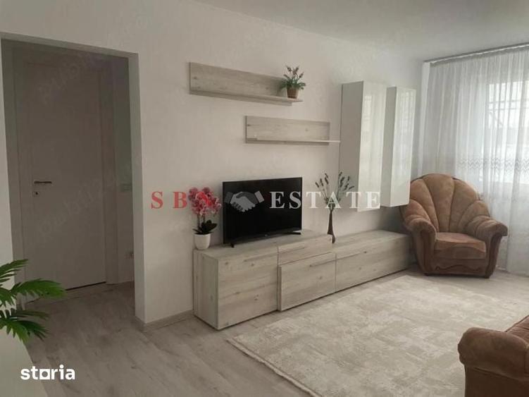 Apartament cu 3 camere semidecomandat în Berceni