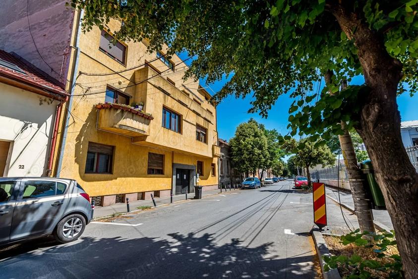 Apartament cu 2 camere semidecomandat, mobilat în Central