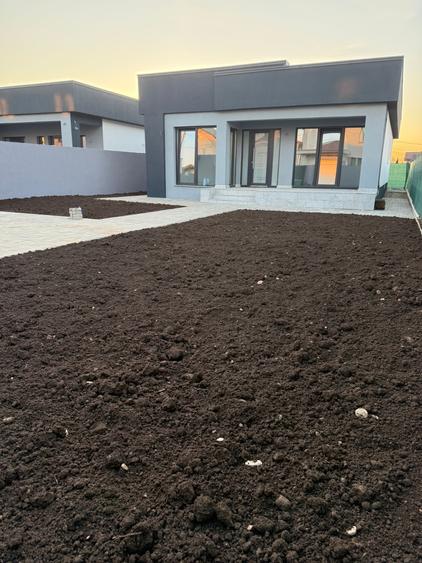 Casă individuală cu 4 camere cu Teren 450 Mp în Strejnicu
