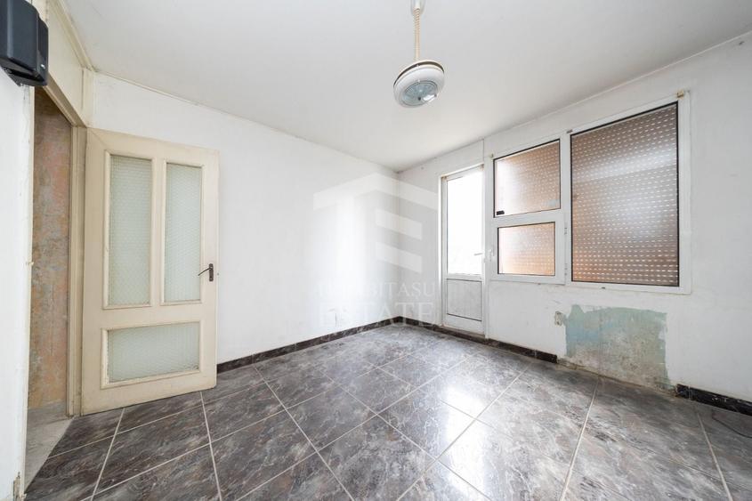 Apartament cu 3 camere decomandat în Triaj