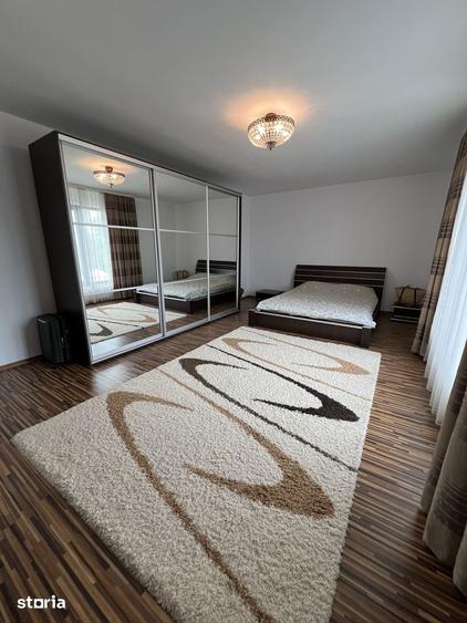 Casă cu 4 camere cu Teren 330 Mp în Bradu