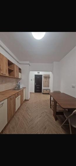 Apartament cu 2 camere decomandat în Titulescu