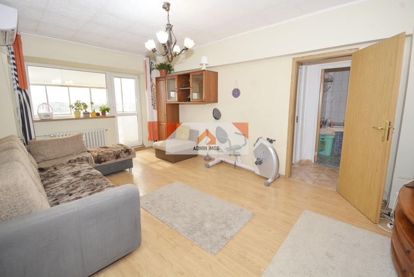 Apartament cu 3 camere în Drumul Taberei
