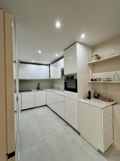 Apartament cu 3 camere în P-ța Mihai Viteazul