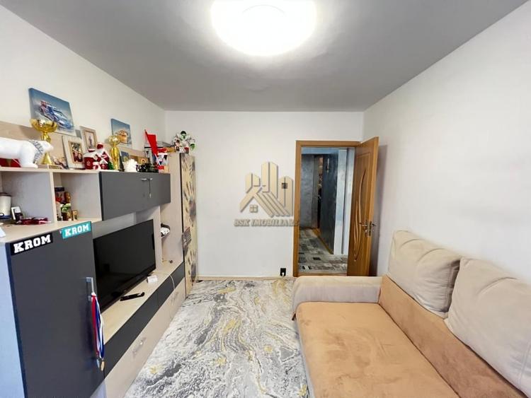 Apartament cu 4 camere decomandat, mobilat în Bartolomeu