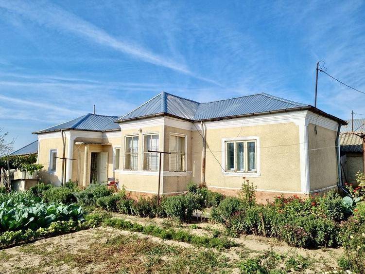 Casă cu 4 camere în Central