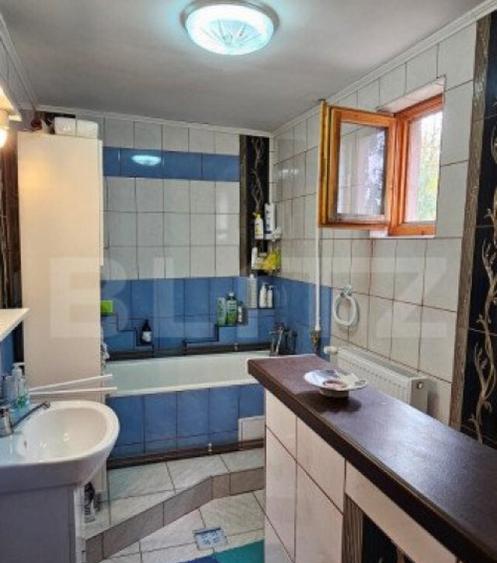 Casa deosebita, 3000 mp teren, 6 camere zona linistita - Bar - 3