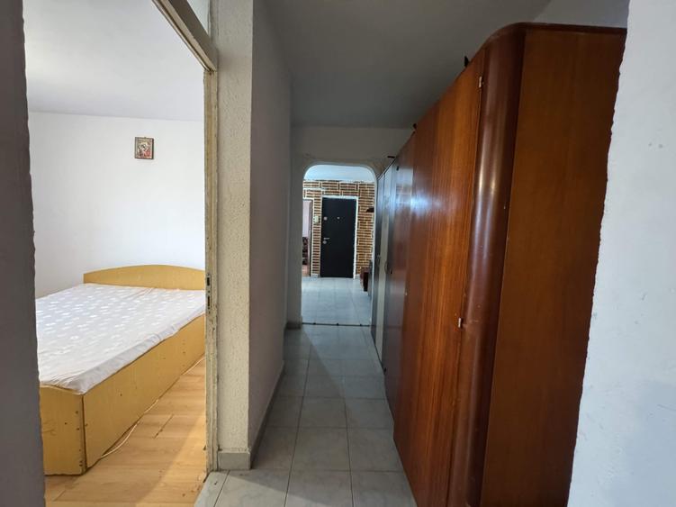 3 cam, 74 mp. decomandat, fara imbunatatiri, et.4, acoperis, Cuza Voda - 14