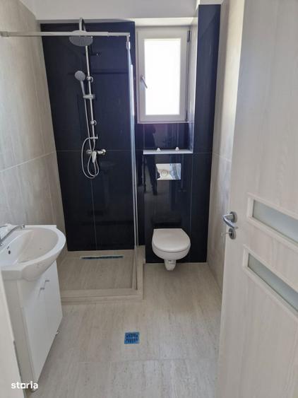 Un bloc mic cu finisaje de bloc mare. ?i cu lift. - 6